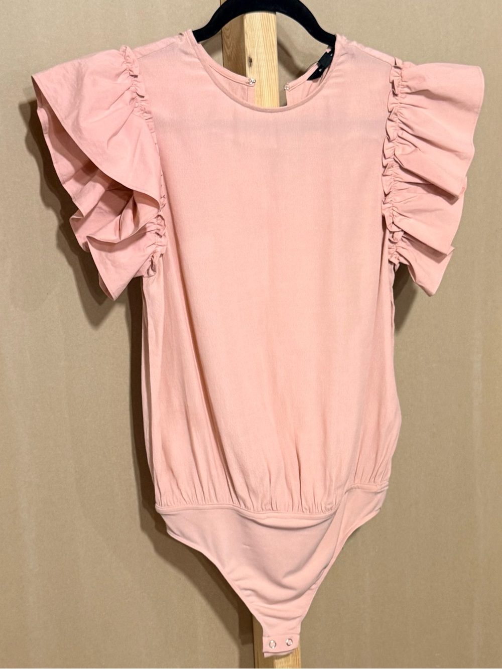 NWT Express Dusty Pink Ruffle Sleeve Bodysuit